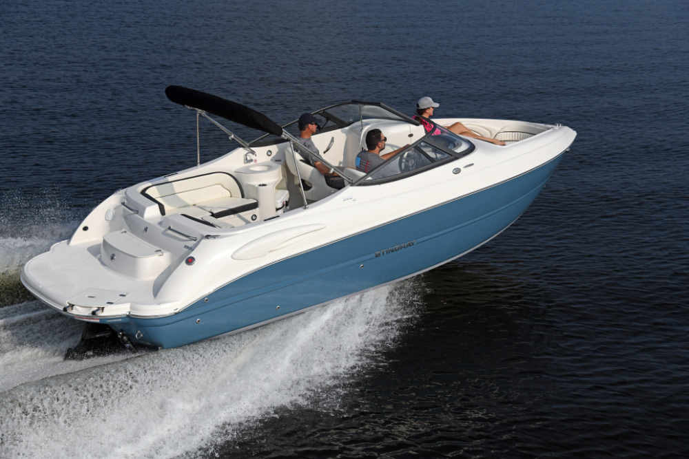 New boats for sale - Stingray_great-white-chine